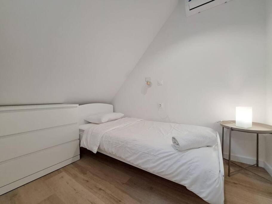Mascate - Appartement Climatise En Hypercentre Реймс Екстериор снимка